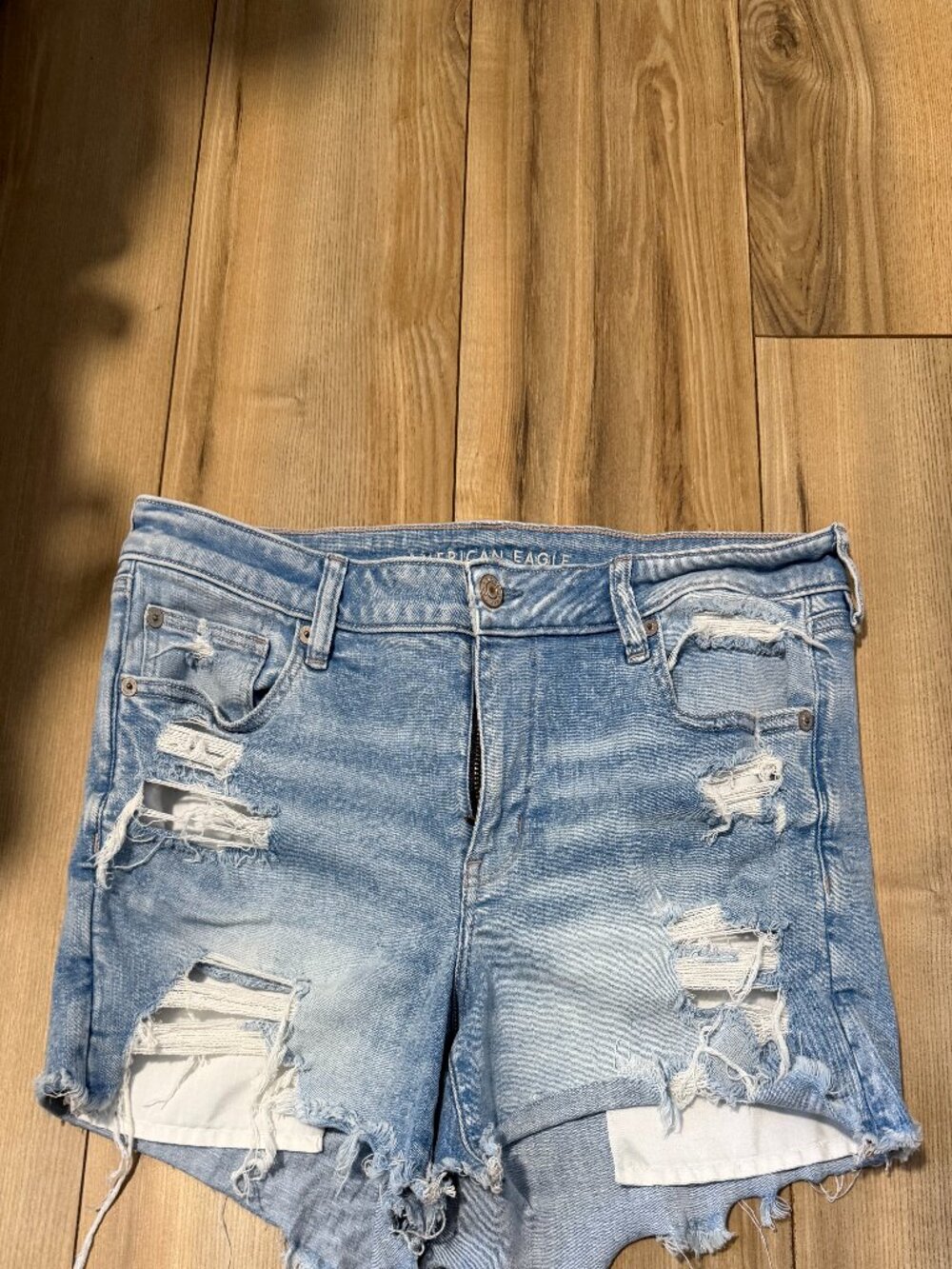 American Eagle Distressed Super Low Rise Shortie sz 16